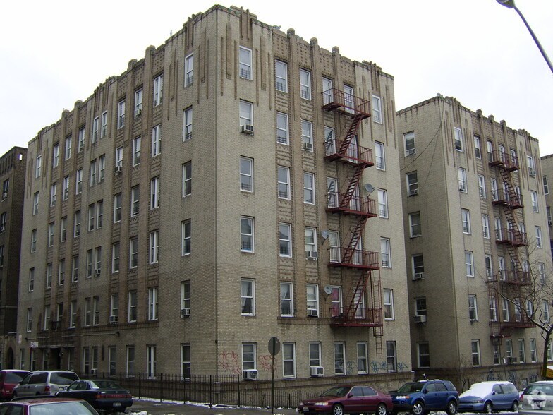247 E 172nd St, Bronx, NY à louer - Photo principale - Image 1 de 5