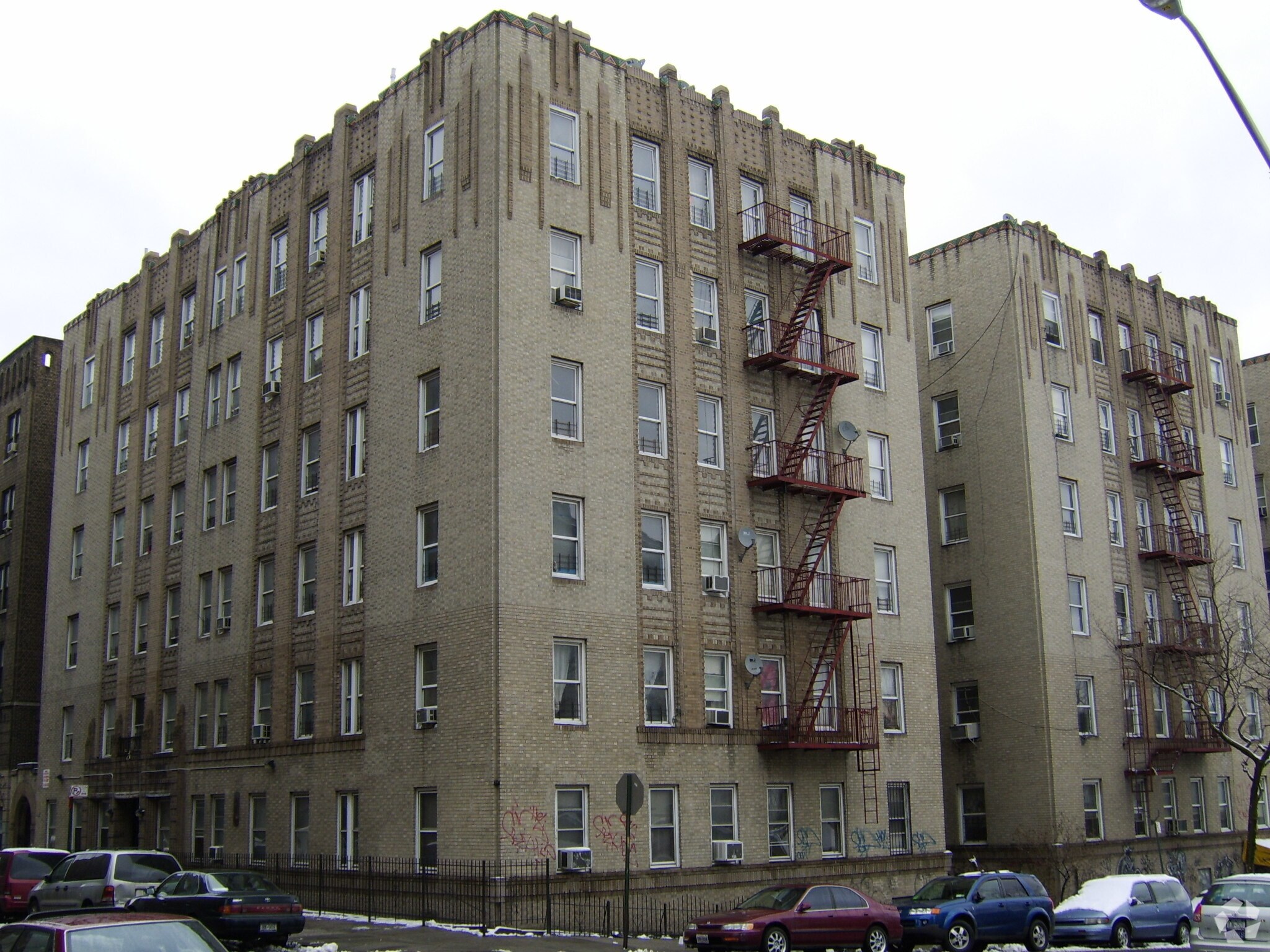 247 E 172nd St, Bronx, NY for lease Primary Photo- Image 1 of 6