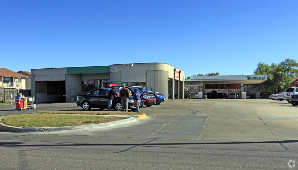 208 S Air Depot Blvd, Oklahoma City, OK à vendre - Photo du bâtiment - Image 2 de 4