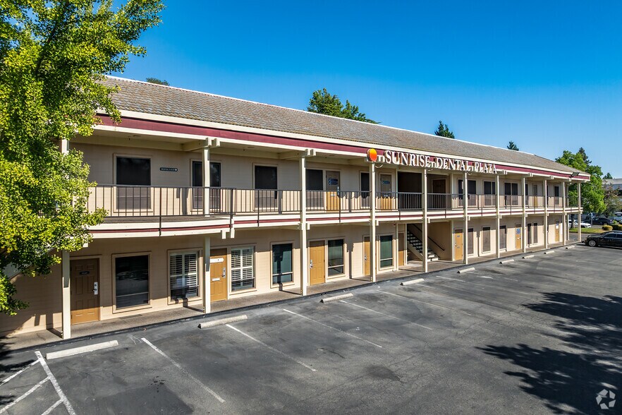 7916 Pebble Beach Dr, Citrus Heights, CA for lease - Building Photo - Image 2 of 4