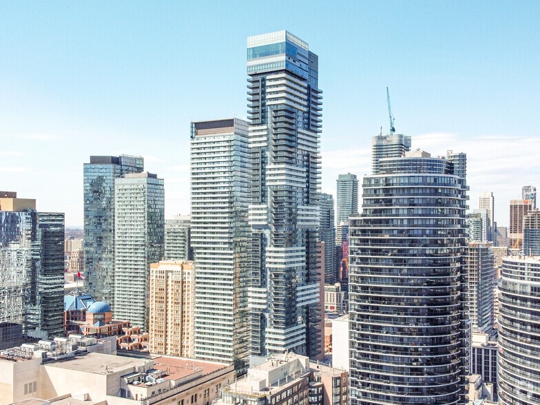 460 Yonge St, Toronto, ON for lease - Primary Photo - Image 1 of 2