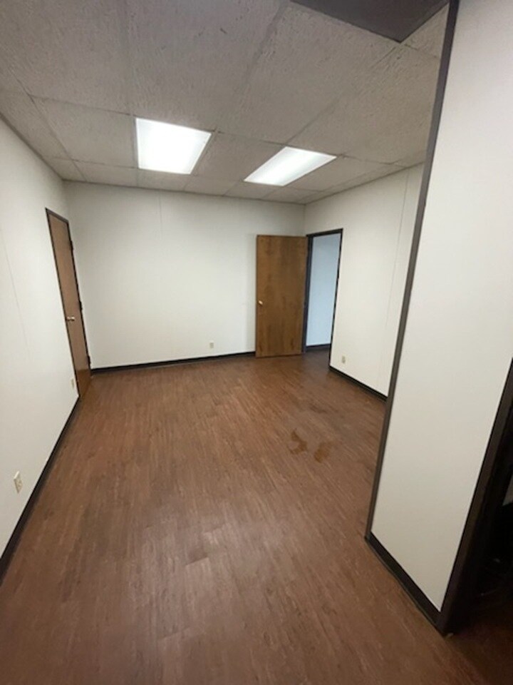 705 N Greenville Ave, Allen, TX à louer Photo intérieure- Image 1 de 3