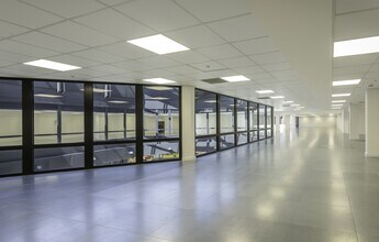 White Lion Walk, Guildford for lease Interior Photo- Image 2 of 4