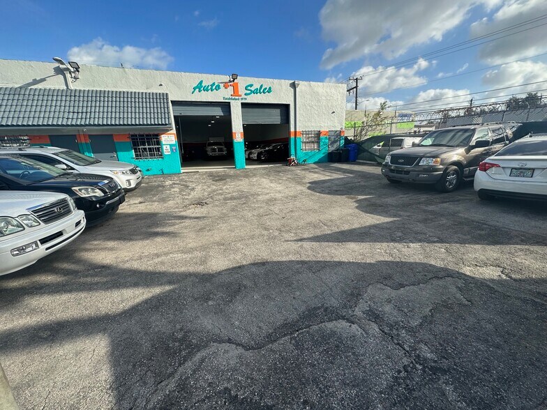 5819 Rodman St, Hollywood, FL à louer - Photo du bâtiment - Image 2 de 14