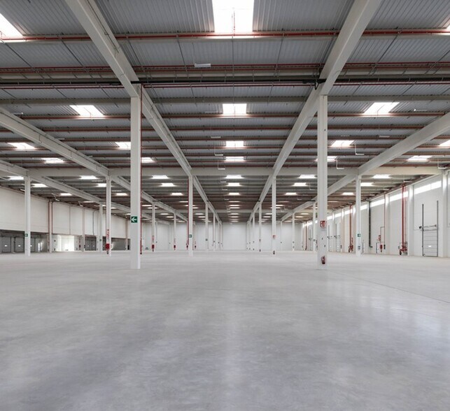 Calle Agustín de Betancourt, 15, Getafe, Madrid for lease - Building Photo - Image 2 of 4