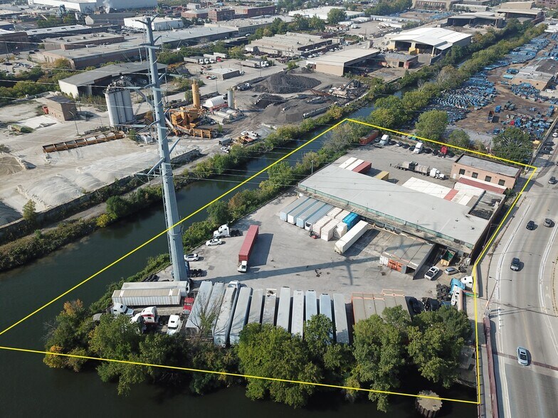 2500 S Loomis St, Chicago, IL à louer - Photo du bâtiment - Image 2 de 15