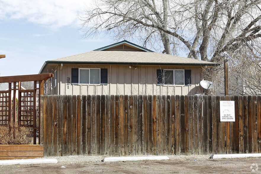 321 Bonnie Ct, Colorado Springs, CO à vendre - Photo du bâtiment - Image 2 de 4