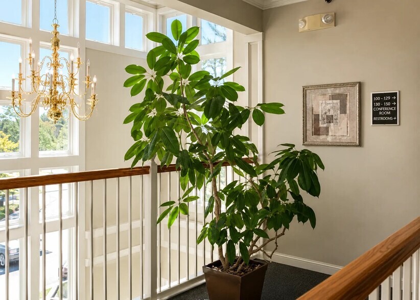 468 Great Rd, Acton, MA for lease - Lobby - Image 2 of 4