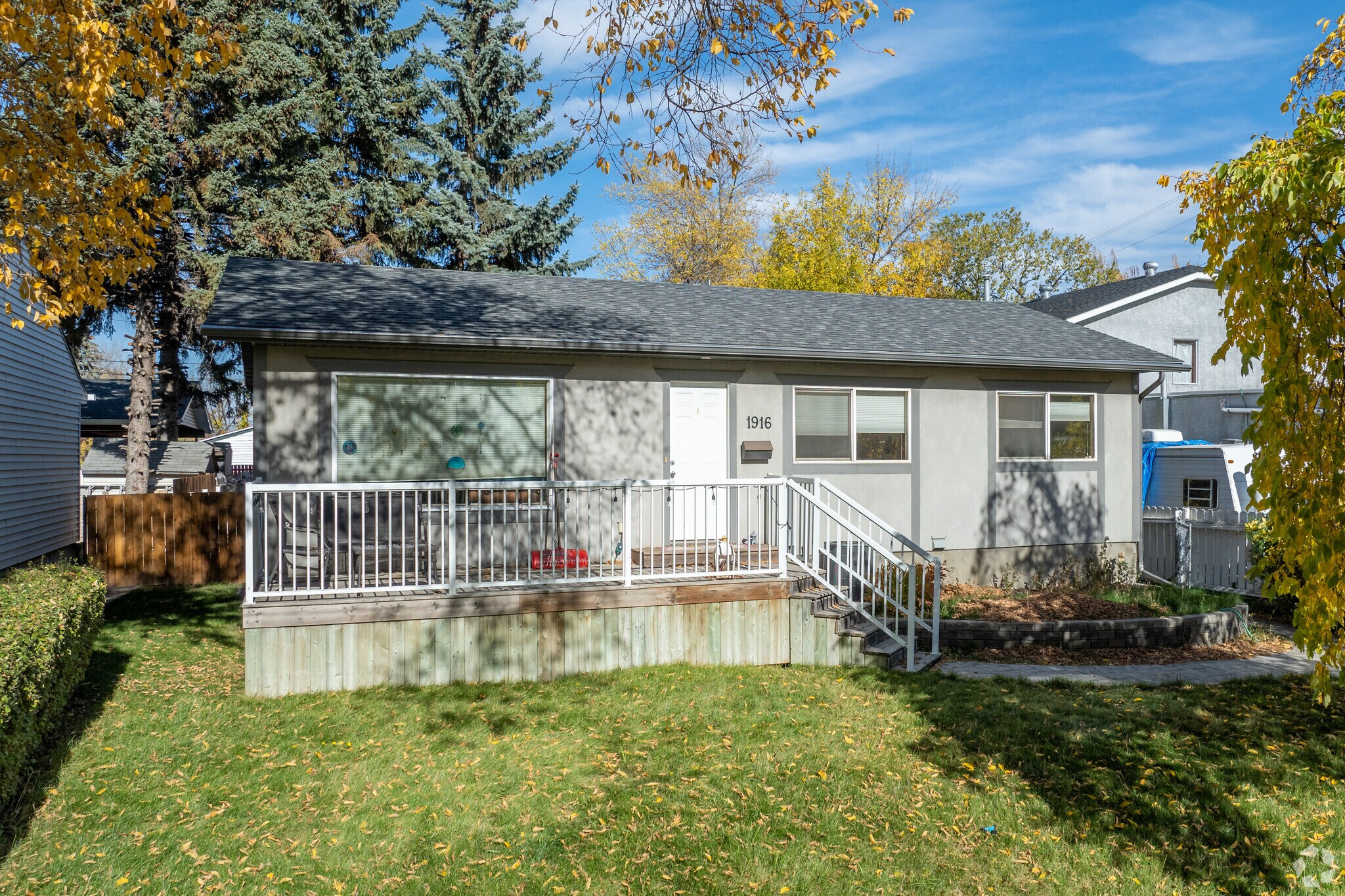 1916 62 Ave SE, Calgary, AB for sale Primary Photo- Image 1 of 1