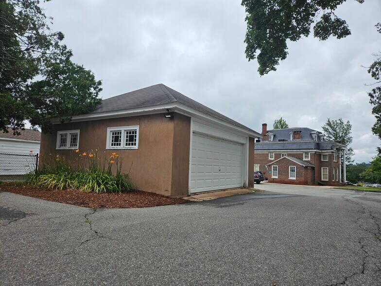 103 S Main St, Middletown, CT à vendre - Photo du bâtiment - Image 3 de 8