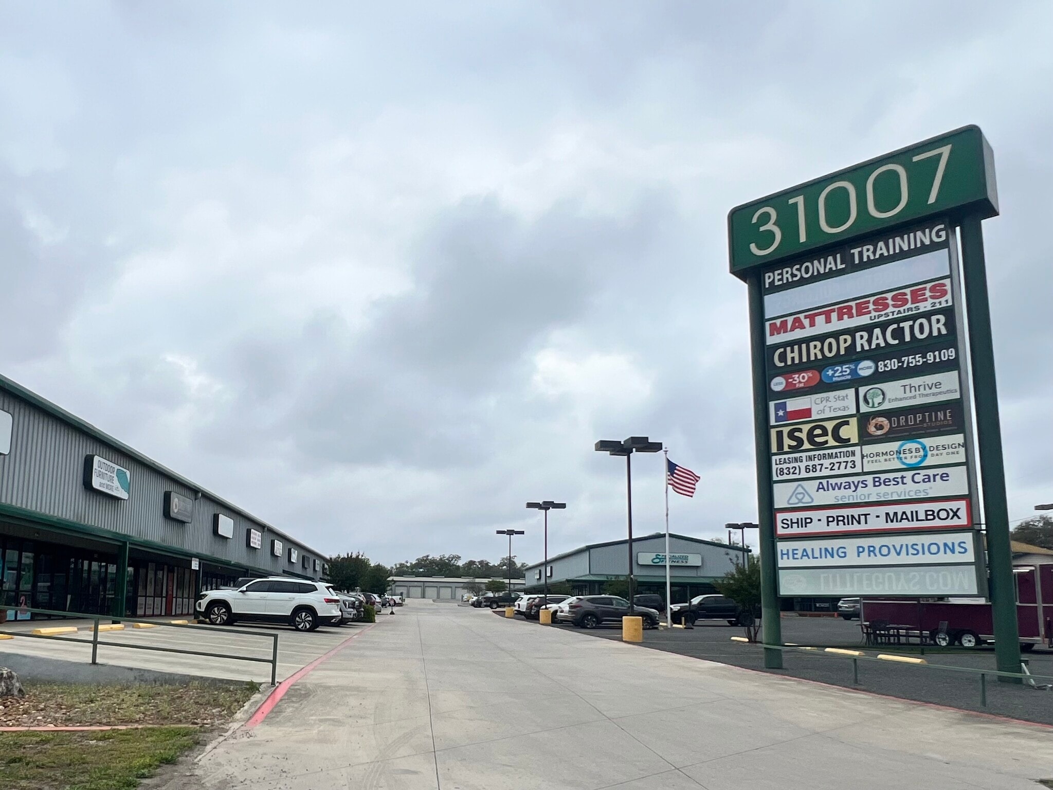 31007-a W IH-10, Boerne, TX for lease Primary Photo- Image 1 of 12