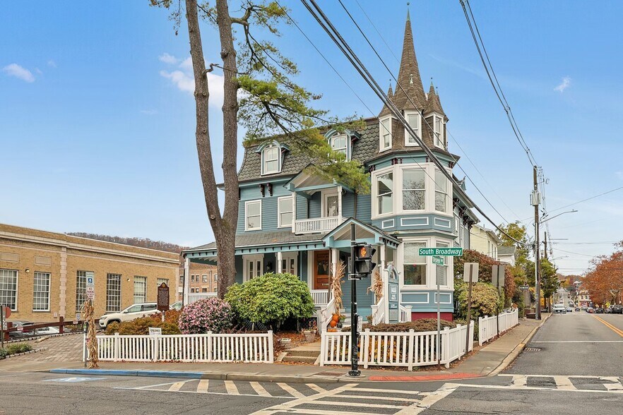 46 S Broadway, Nyack, NY à vendre - Photo du bâtiment - Image 2 de 30