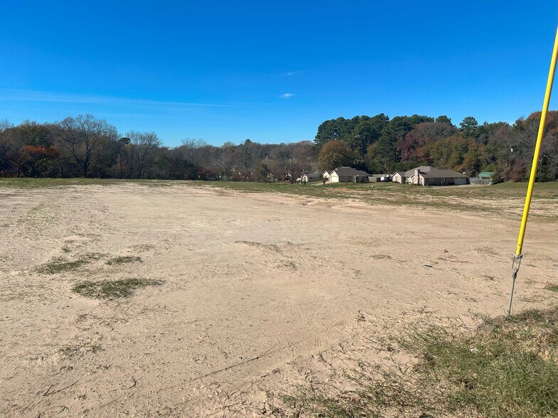 3020 W Gentry Pky, Tyler, TX à vendre - Photo du bâtiment - Image 3 de 13