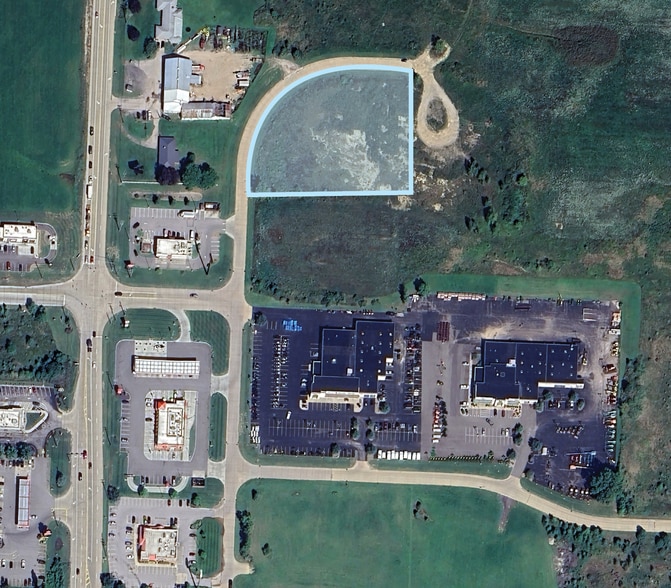 For Sale: ±6 Acres of Prime Development portfolio of 2 properties for sale on LoopNet.ca - Building Photo - Image 3 of 3