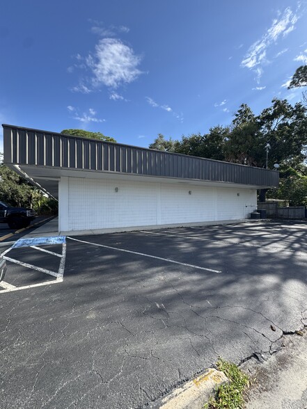 3200-3206 S West Shore Blvd, Tampa, FL for lease - Building Photo - Image 3 of 15