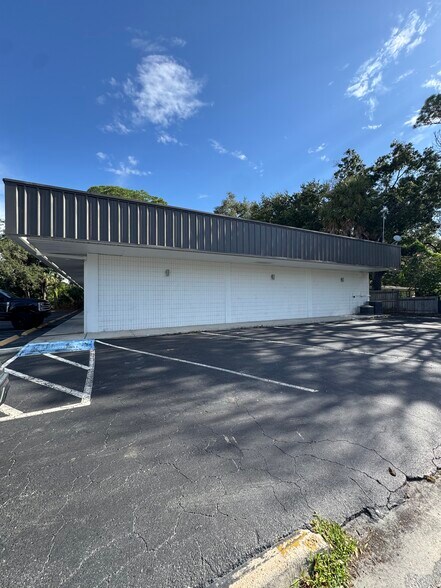 3200-3206 S West Shore Blvd, Tampa, FL à louer - Photo du bâtiment - Image 3 de 15