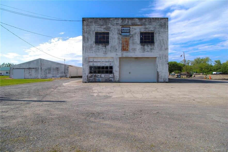 2231 Youngstown Wilson rd, Ransomville, NY à vendre - Photo du bâtiment - Image 3 de 49