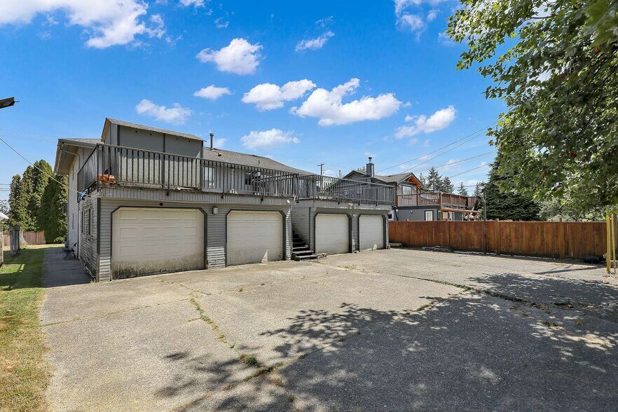 9509 152 St, Surrey, BC à louer - Photo du bâtiment - Image 3 de 44