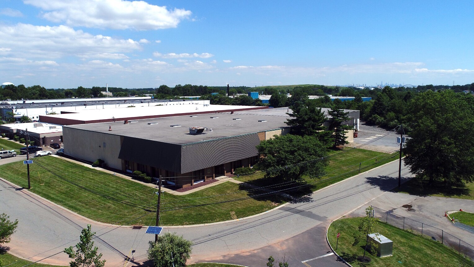 26 Engelhard Ave, Avenel, NJ à vendre Photo du bâtiment- Image 1 de 1