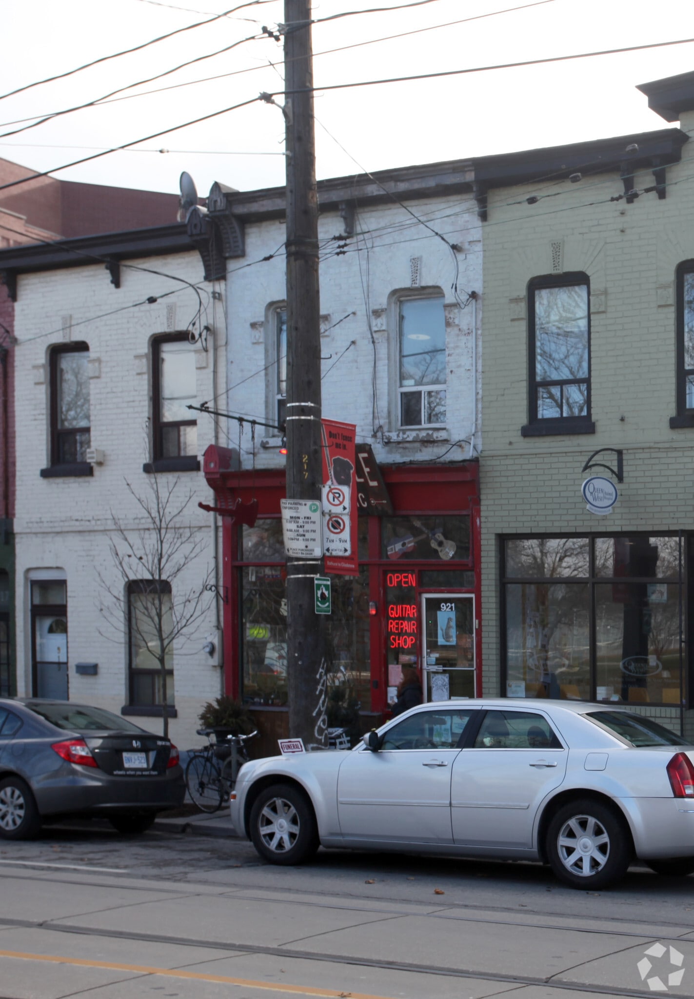921 Queen St W, Toronto, ON for sale Primary Photo- Image 1 of 3