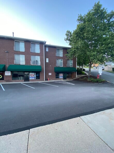 401-407 Freeport Rd, Blawnox, PA for lease - Building Photo - Image 1 of 5