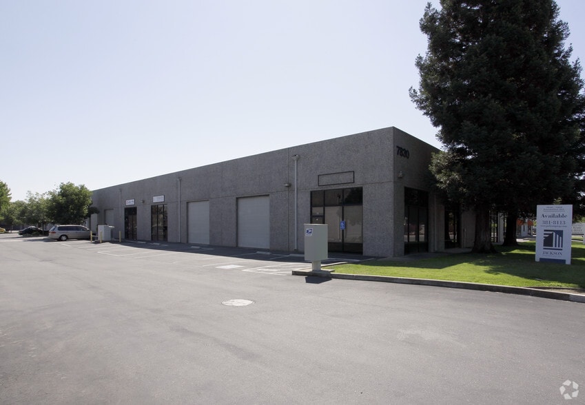 7830 Cucamonga Ave, Sacramento, CA for lease - Building Photo - Image 2 of 4