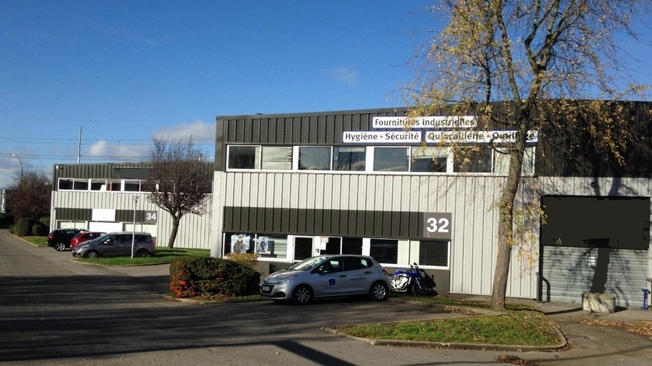Industrial in Massy for lease - Building Photo - Image 2 of 12