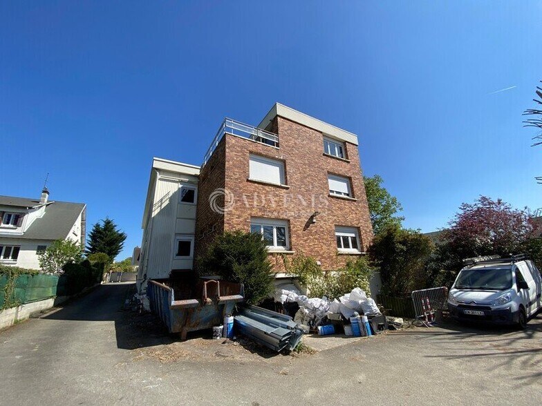 Office in Poissy for sale - Building Photo - Image 3 of 10