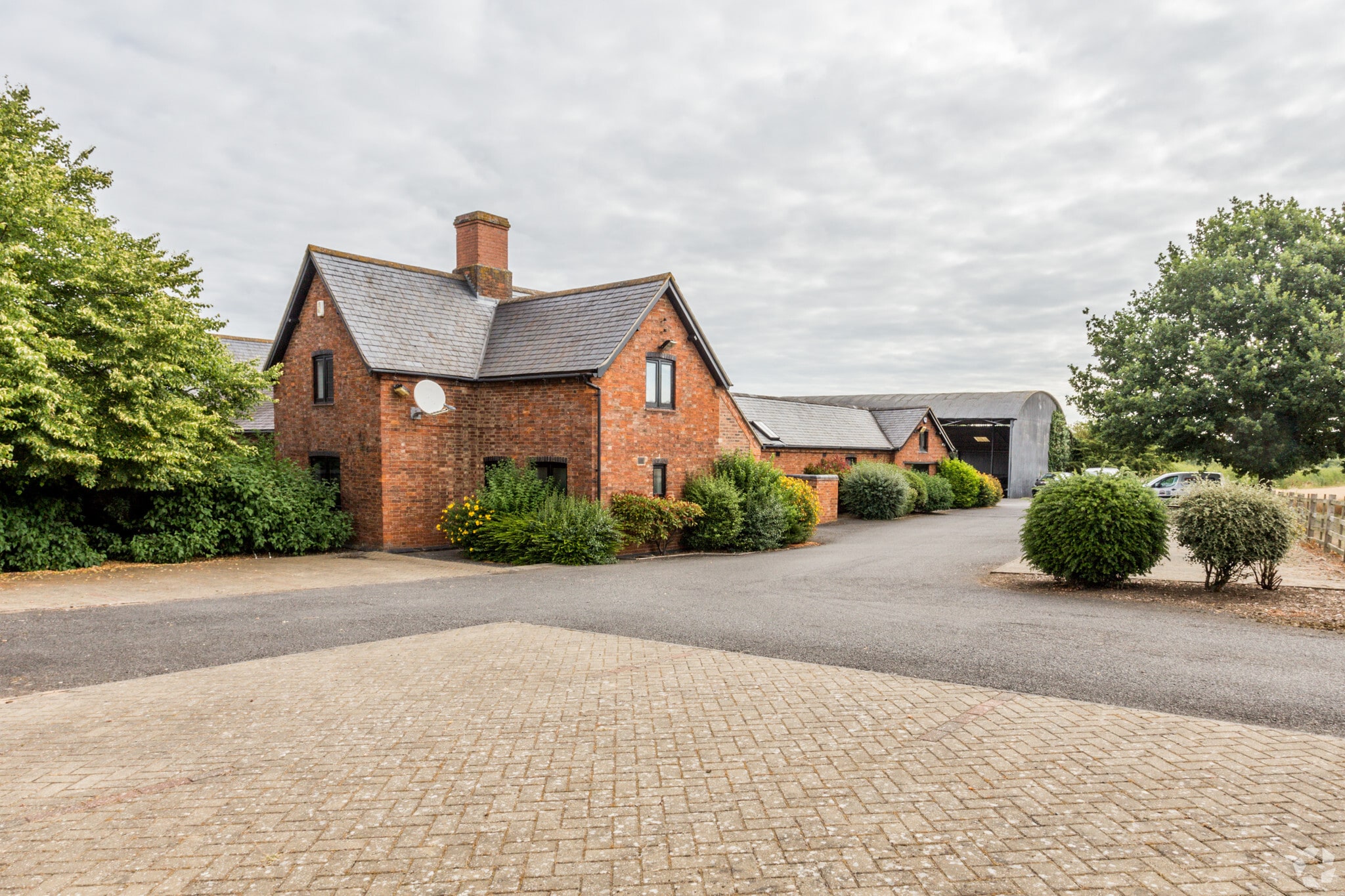 Althorp, Northampton for lease Building Photo- Image 1 of 12