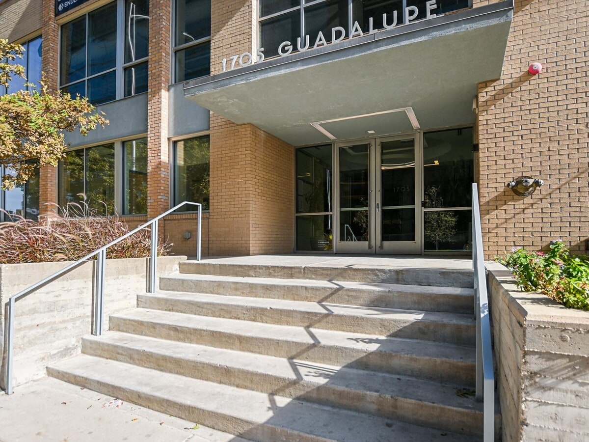 1705 Guadalupe St, Austin, TX 78701 - Unité 200 - - Photo intérieure - Image 1 of 14