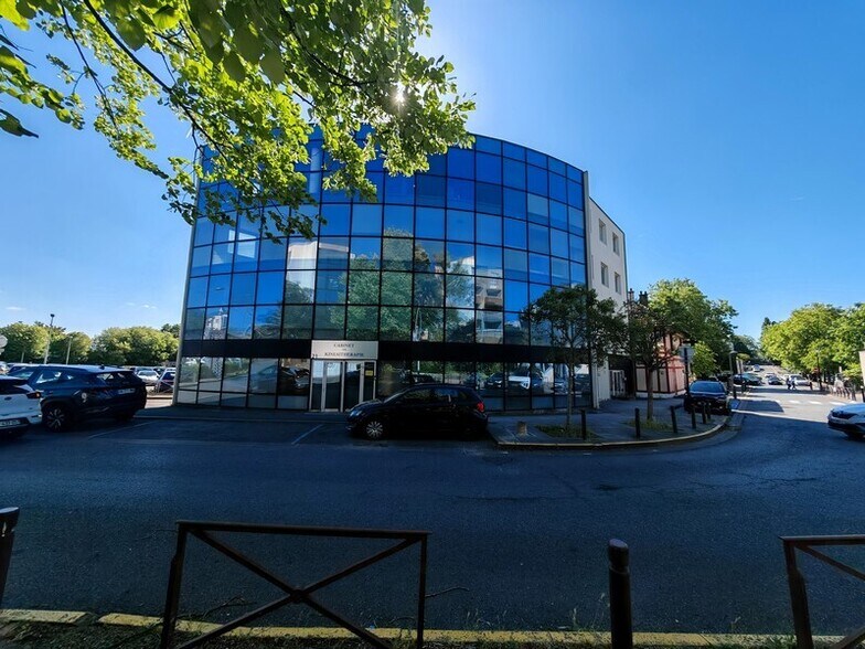 17 Rue Nicolas Appert, Lognes à vendre - Photo du bâtiment - Image 2 de 10