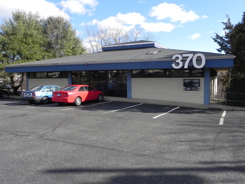 370 Boston Post Rd, Orange, CT for lease - Building Photo - Image 1 of 13