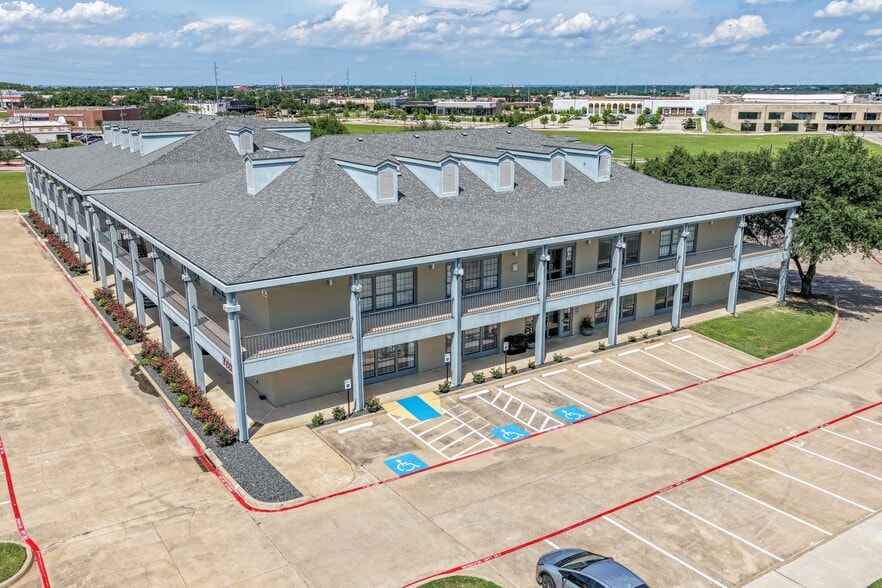 7222 S Westmoreland Rd, Dallas, TX for lease - Building Photo - Image 1 of 5