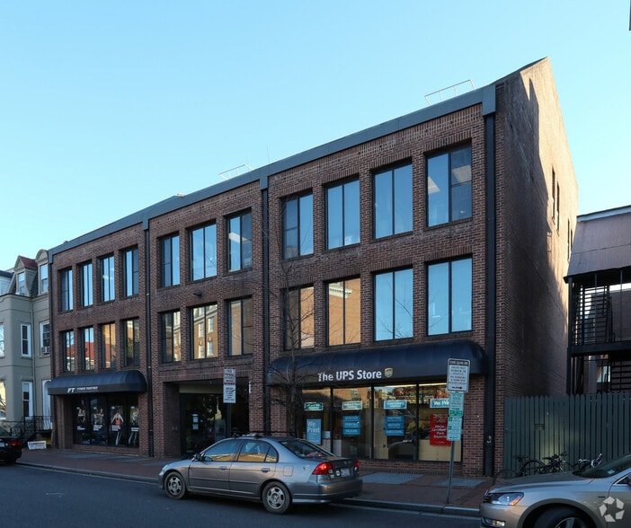 3222 N St NW, Washington, DC for lease - Building Photo - Image 3 of 8