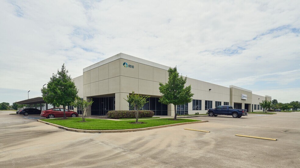 6550 W Sam Houston Pky N, Houston, TX à louer - Photo du bâtiment - Image 3 de 10