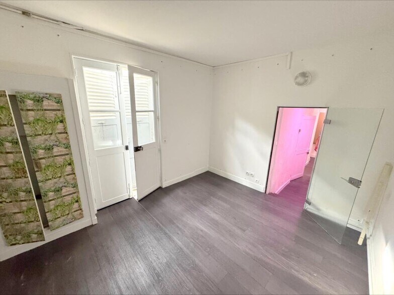 Bureau dans Versailles à vendre - Photo du bâtiment - Image 2 de 14
