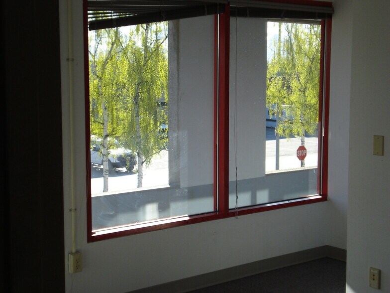 3700 Woodland Dr, Anchorage, AK à vendre - Photo intérieure - Image 3 de 43