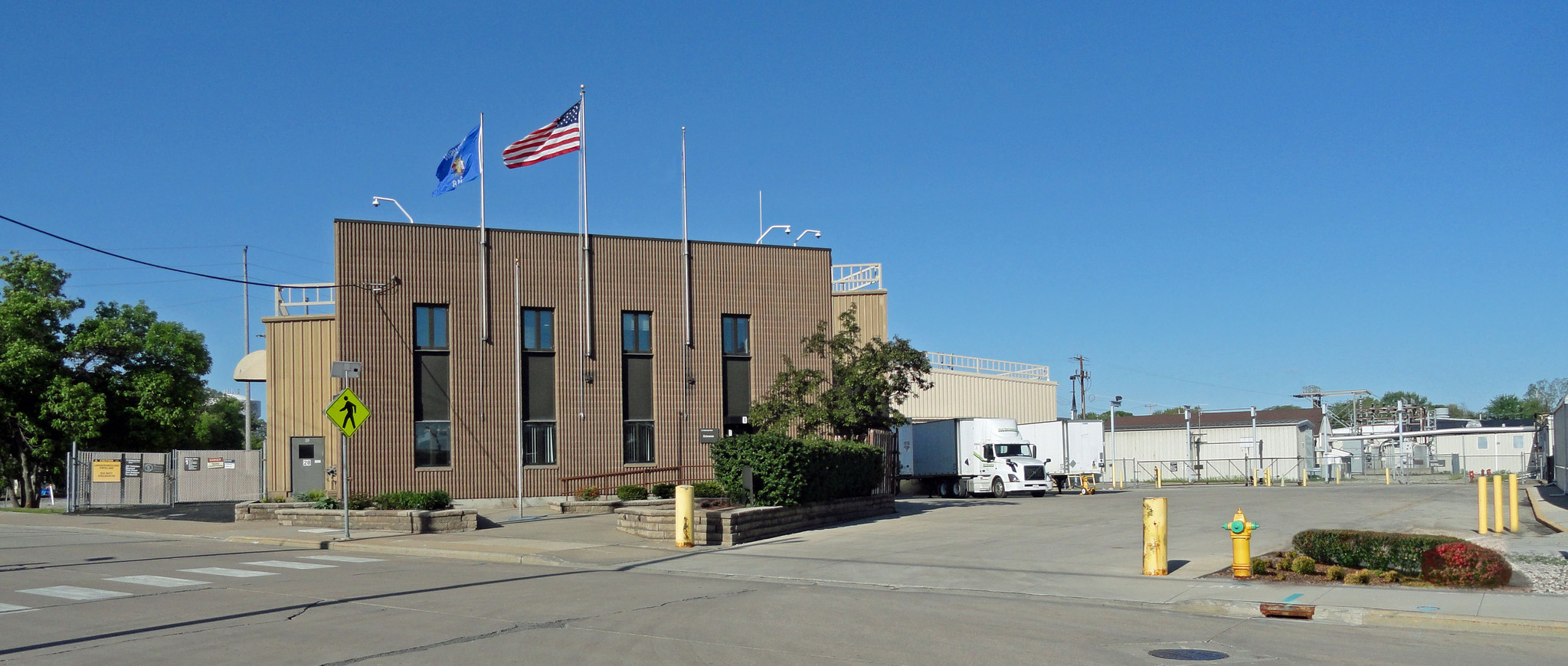 1111 Henry St, Neenah, WI for sale Building Photo- Image 1 of 1