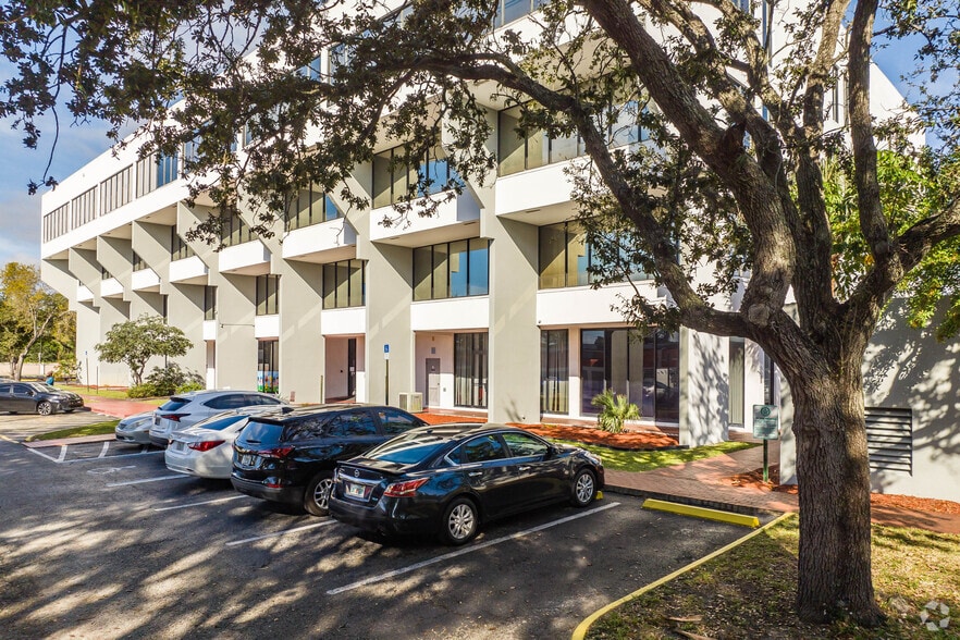 840 SW 81st Ave, North Lauderdale, FL à vendre - Photo du bâtiment - Image 3 de 22