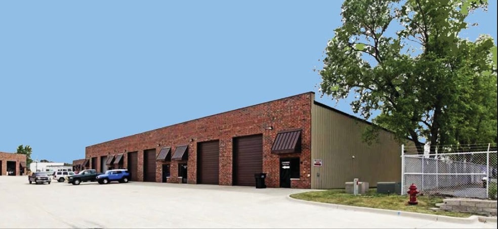 141 Christopher Way, Fox Lake, IL for lease - Primary Photo - Image 1 of 6