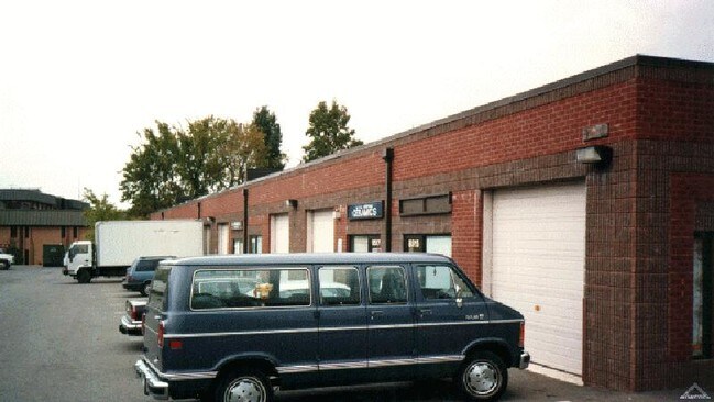 Plus de détails pour 700 Ritchie Rd, Capitol Heights, MD - Local d'activités à louer