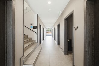 4041 Wilshire Blvd, Los Angeles, CA for lease Interior Photo- Image 1 of 9