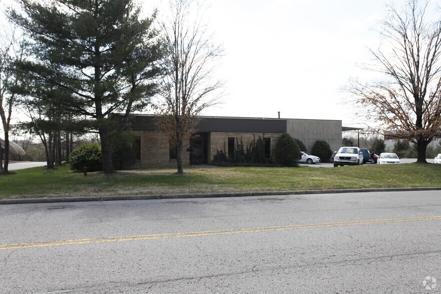 644 Mainstream Dr, Nashville, TN à vendre - Photo principale - Image 1 de 3