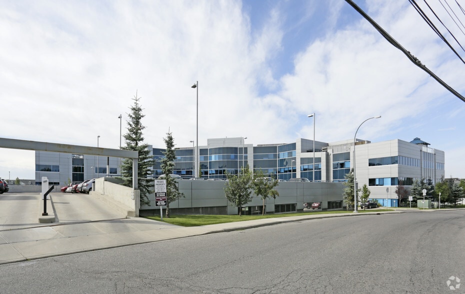 1925 18th Ave NE, Calgary, AB for lease - Building Photo - Image 2 of 22