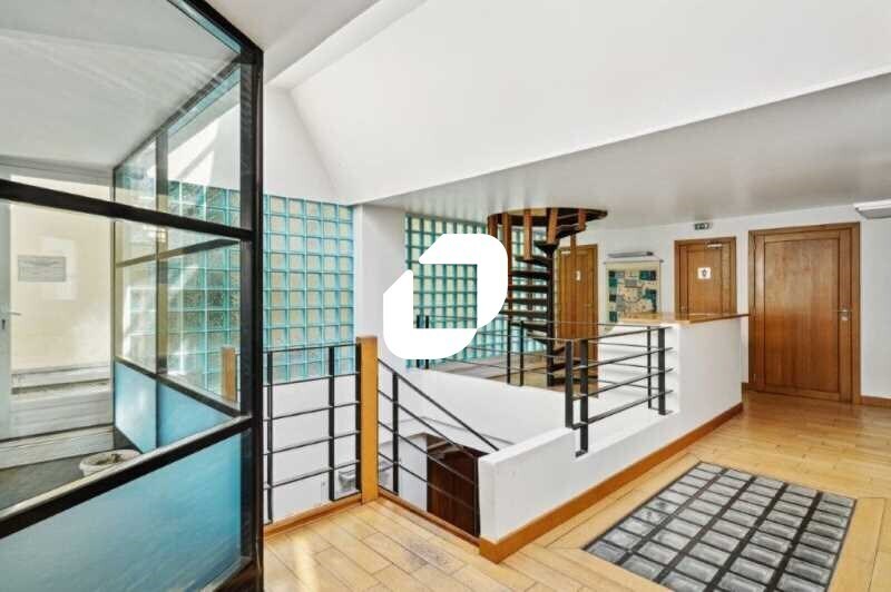 Office in Levallois Perret for lease - Interior Photo - Image 3 of 5