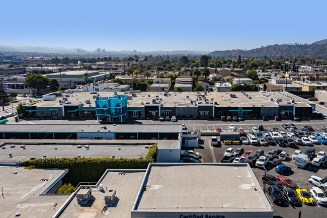 Plus de détails pour 217-277 S Lake St, Burbank, CA - Flex à vendre