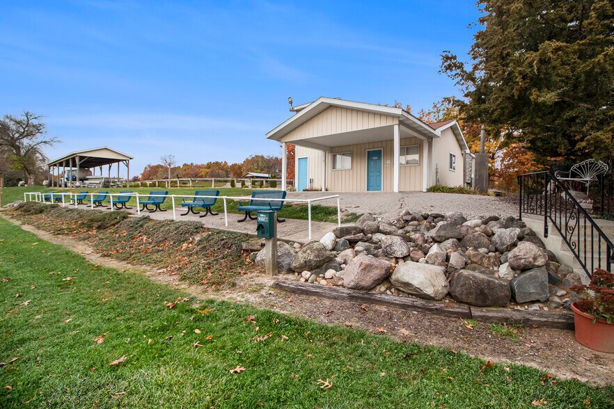 11500 Glenn Rd, Grass Lake, MI à vendre - Photo du bâtiment - Image 2 de 5