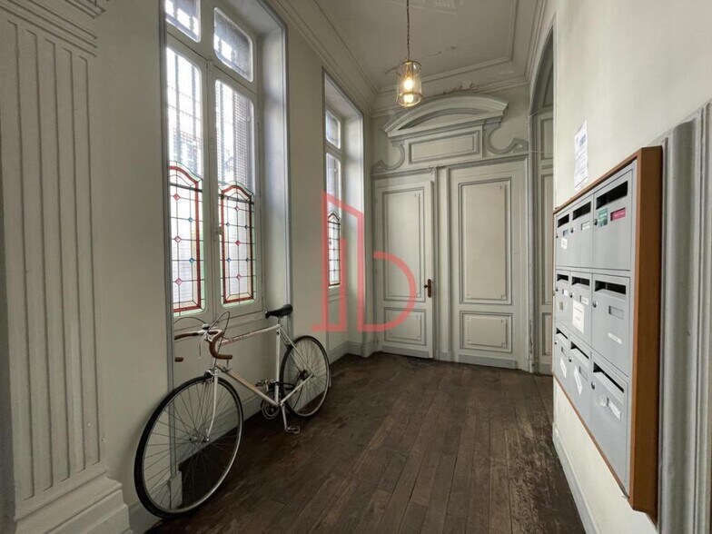 Bureau dans Bordeaux à louer - Photo du bâtiment - Image 2 de 4