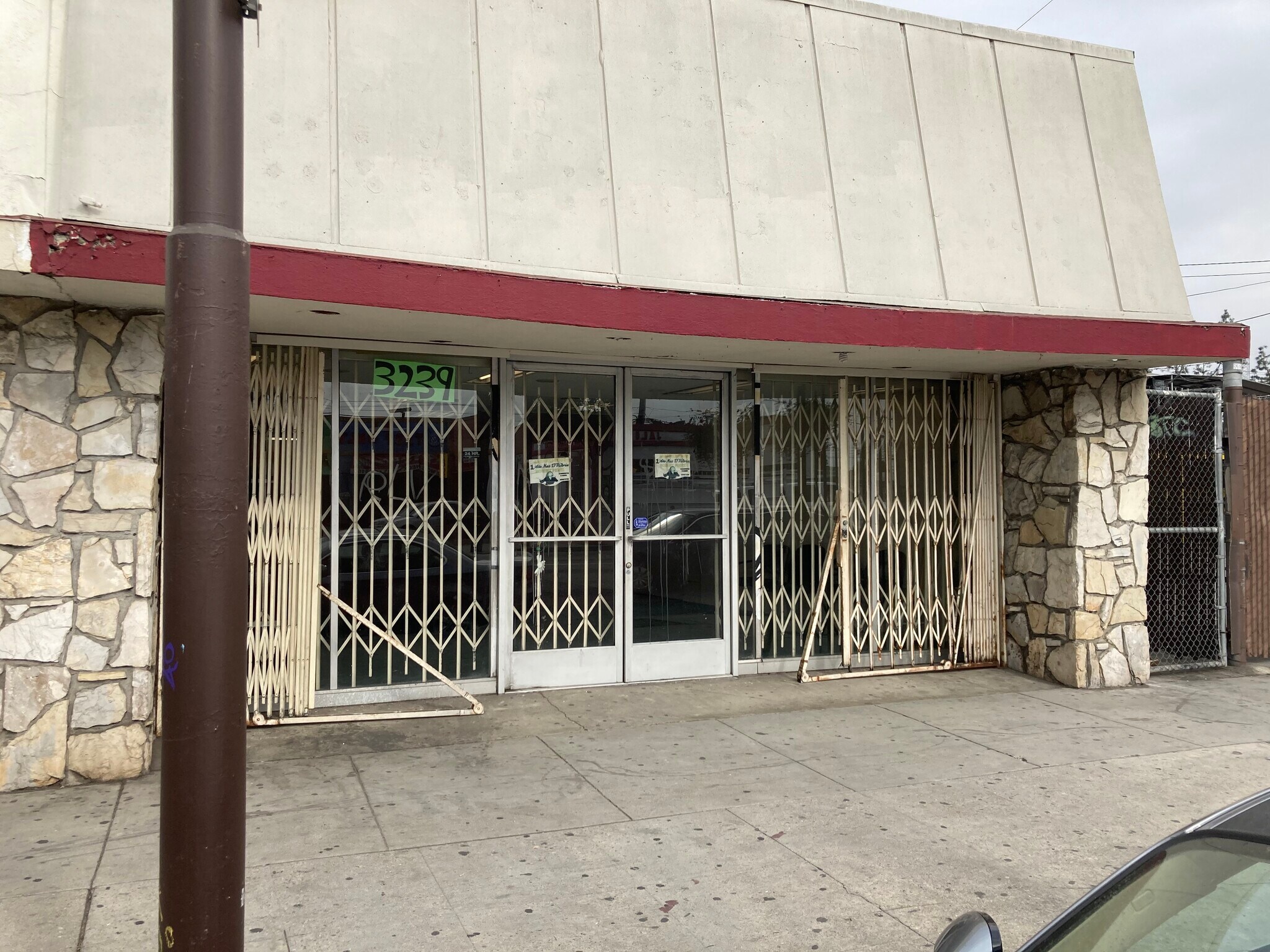 3239 E Florence Ave, Huntington Park, CA à vendre Photo principale- Image 1 de 1