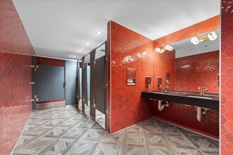 2100 N Main St, Fort Worth, TX for lease Interior Photo- Image 2 of 5